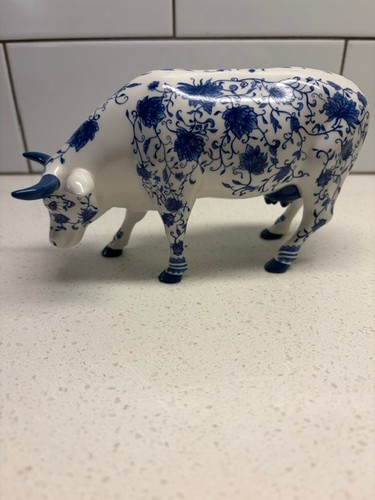 Cow parade white - white, and